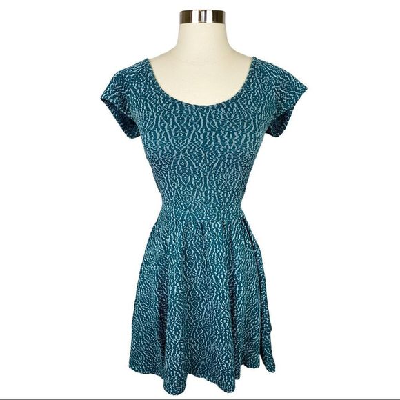 Urban Outfitters | Sparkle & Fade Turquoise Cut-Out Fit & Flare Dress - Sz Small - Picture 1 of 4